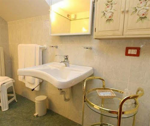 Albergo Corte Antica Вилафранка ди Верона Екстериор снимка